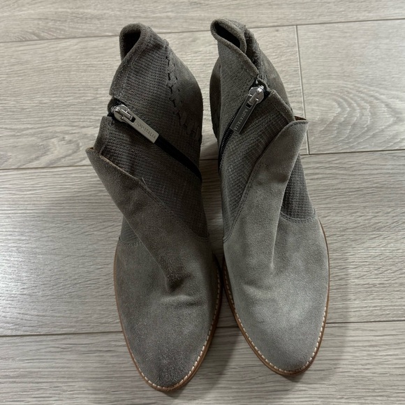 Aquatalia Suede Ankle Block Heel Taupe Booties - Picture 2 of 12